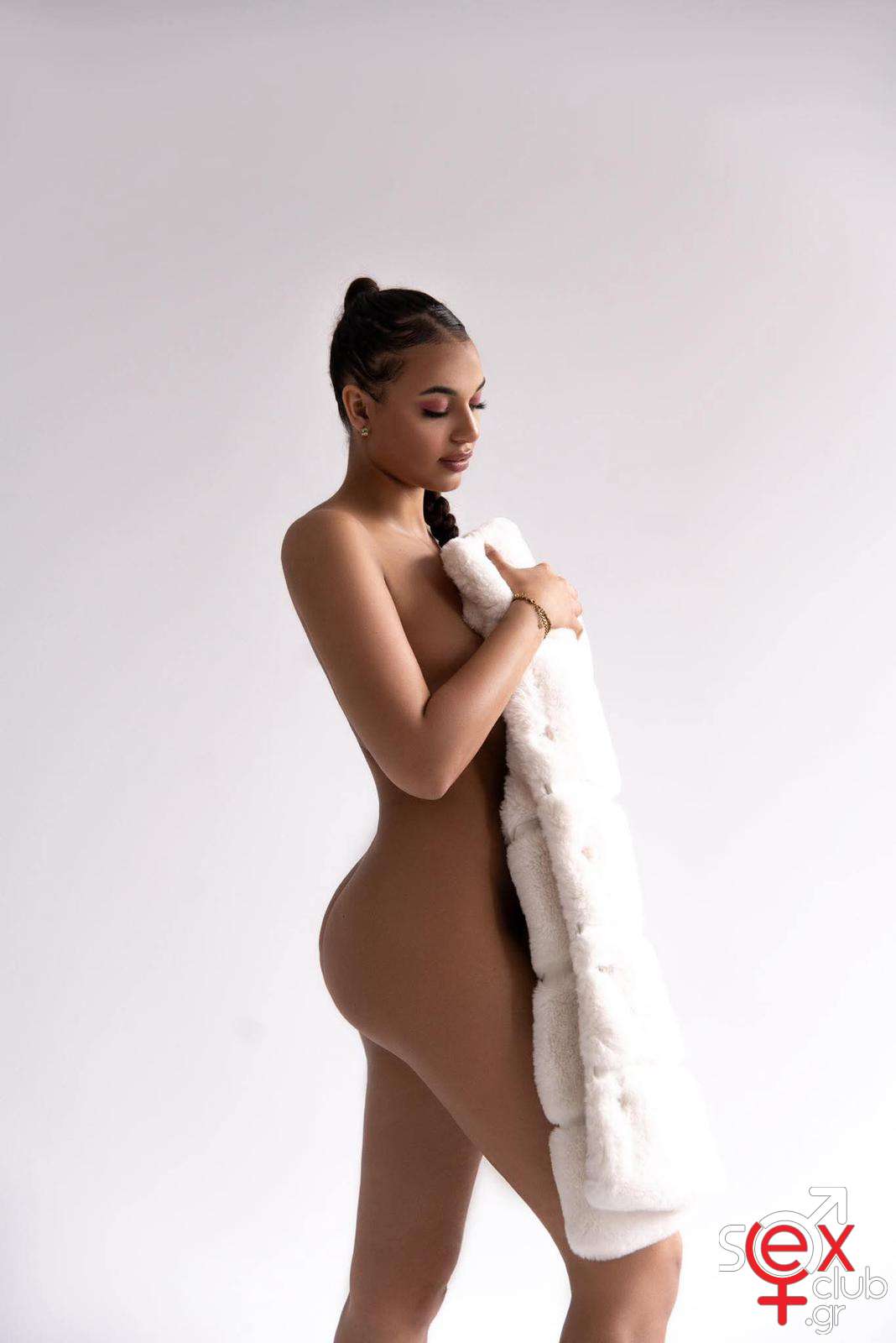 Escort--9566